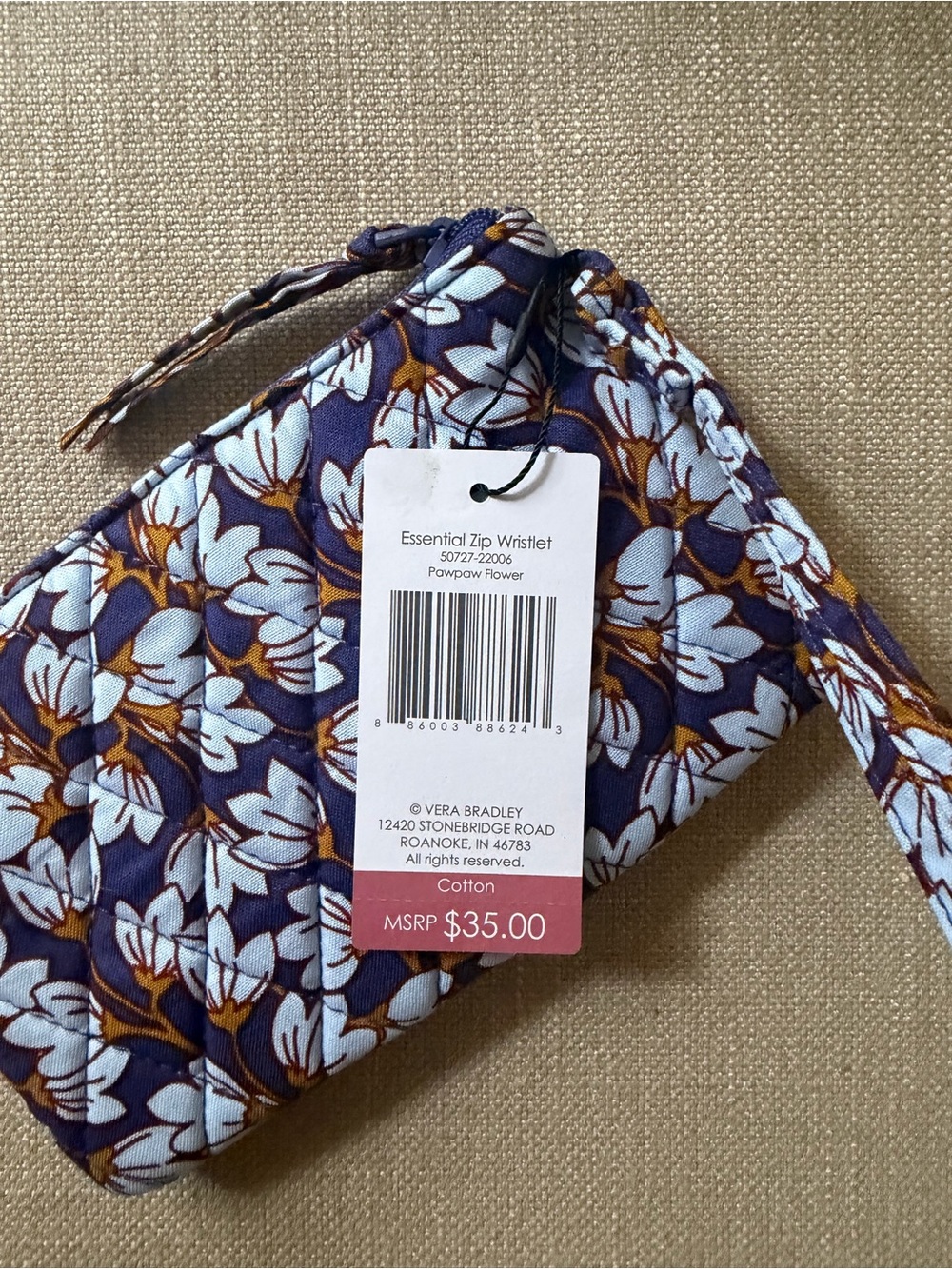 Vera Bradley Essential Zip Wristlet in Paw Paw Flower NWT - Picture 2 of 2